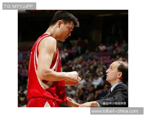 姚明特警服的背后故事与篮球传奇的完美结合