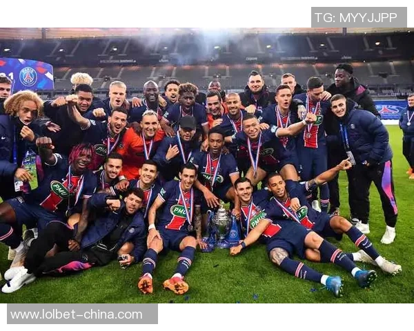 欧冠激战皇马与巴黎圣日耳曼互交白卷全场气氛紧张引发热议