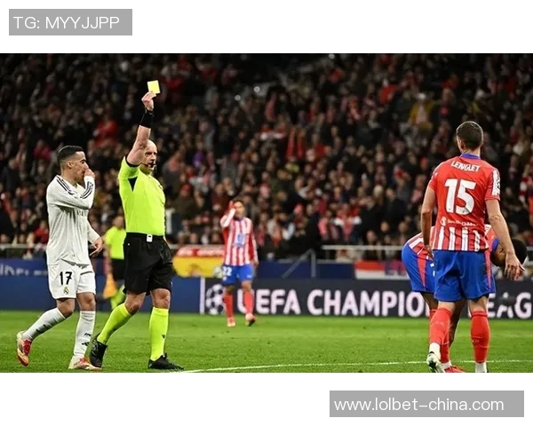 中超赛场阿森纳大胜巴黎圣日耳曼乌龙球引发争议判罚全场沸腾 中超赛场阿森纳大胜巴黎圣日耳曼乌龙球引发争议判罚全场沸腾